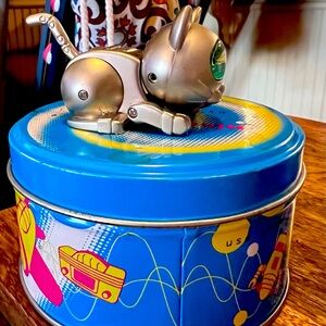 TOKYO BAY Mini Digital Clock Small Silver Tone CAT - No Battery - With Tin